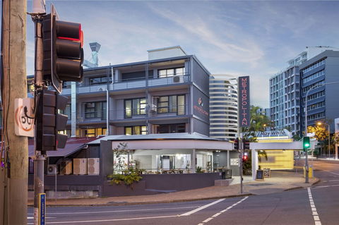 The Metropolitan Spring Hill - Accommodation Burleigh 1