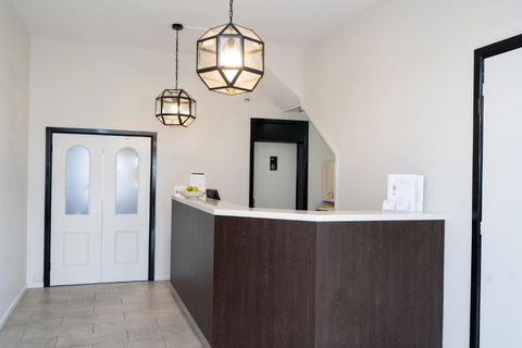 Comfort Inn Governor Macquarie - Accommodation Burleigh 6