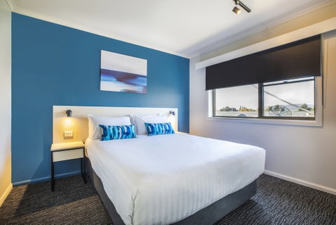 Nightcap At Riverside Hotel - Accommodation Burleigh 5