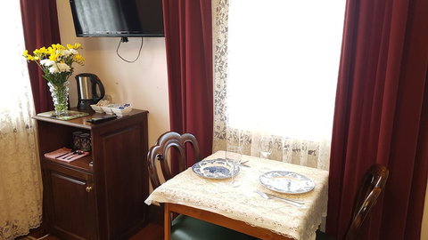 The Postmaster Inn BnB - Accommodation Burleigh 1