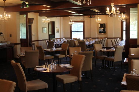 The Dormie House - On The Golf Course - Accommodation Burleigh 5