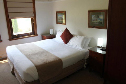 The Dormie House - On The Golf Course - Accommodation Burleigh 2
