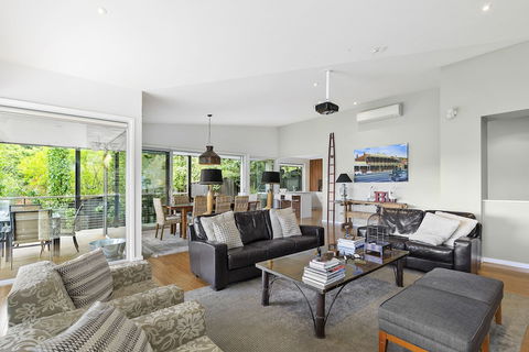 Bilsons Landing East - Accommodation Burleigh 1