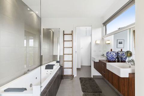 Bilsons Landing East - Accommodation Burleigh 6