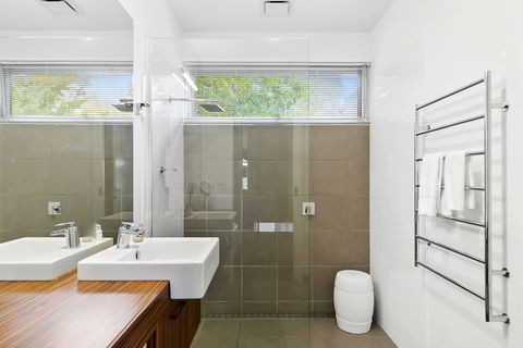 Bilsons Landing East - Accommodation Burleigh 4