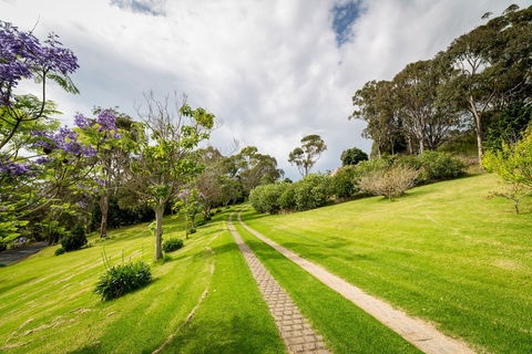 The Bryn At Tilba Family Cottage - Accommodation Burleigh 2