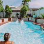 Beach & Bay Holiday House - Accommodation Burleigh 0