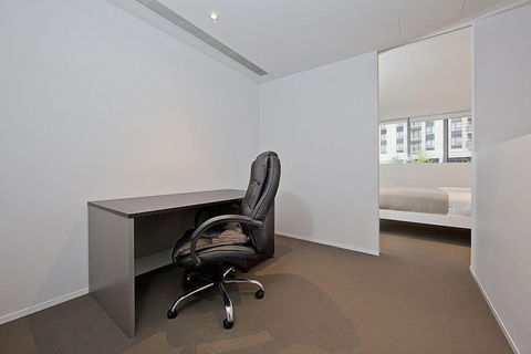 Accommodate Canberra - Accommodation Burleigh 1