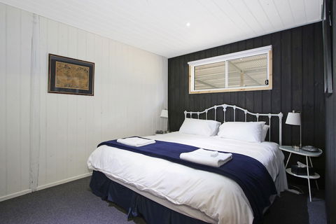 Feathertop Views And Dorm - Accommodation Burleigh 5