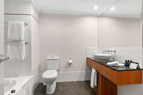 Poolside Apt In Alamanda Beachfront Resort 67 - Accommodation Burleigh 6