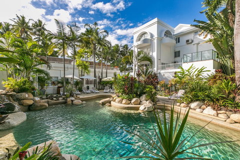 Poolside Apt In Alamanda Beachfront Resort 67 - Accommodation Burleigh 1