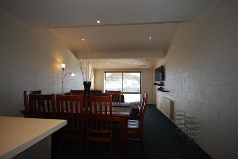 Alpine Heights 08 - Accommodation Burleigh 6
