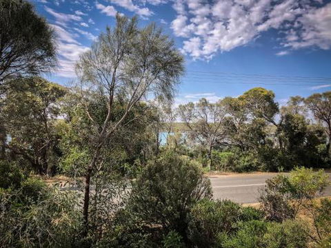 Samphire Beach House - Accommodation Burleigh 2
