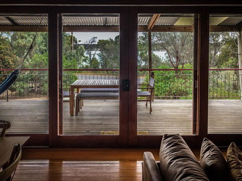 Samphire Beach House - Accommodation Burleigh 6