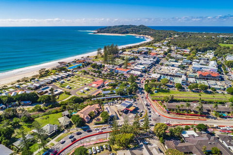 Bayside Court Apartments - Accommodation Burleigh 2