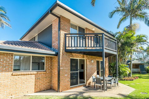 Bayside Court Apartments - Accommodation Burleigh 4