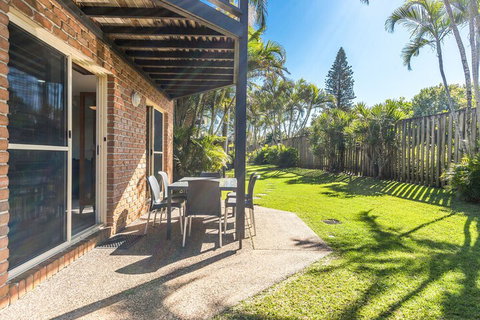 Bayside Court Apartments - Accommodation Burleigh 3