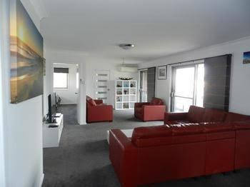 Yamba Norfolk Motel - Accommodation Burleigh 0