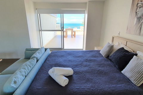 Surfers Chalet - Accommodation Burleigh 7