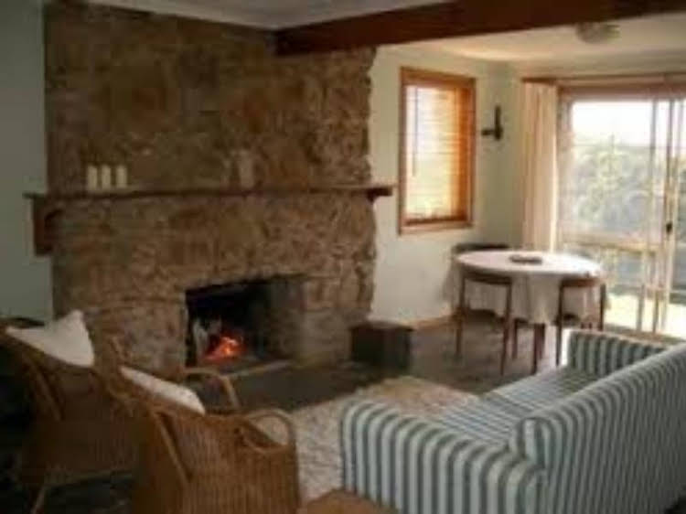 Henrietta ACT Accommodation Burleigh