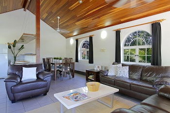 A PERFECT STAY - Clarkes Beach Villa - Accommodation Burleigh 6