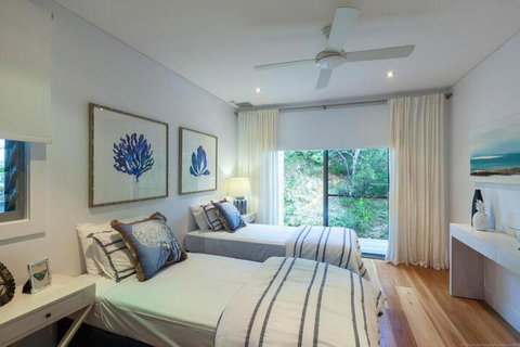 Vantage Over Byron - Accommodation Burleigh 3