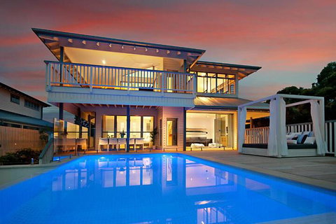 Vantage Over Byron - Accommodation Burleigh 5