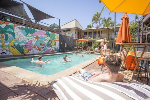 Byron Bay YHA Hostel/Backpackers - Accommodation Burleigh 2