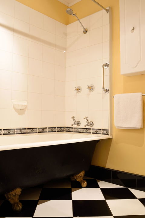 Apartments Downtown - Accommodation Burleigh 3
