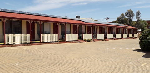 Daydream Motel And Apartments - Accommodation Burleigh 1