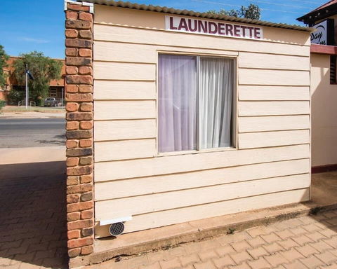 Daydream Motel And Apartments - Accommodation Burleigh 0