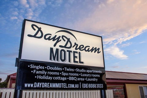 Daydream Motel And Apartments - Accommodation Burleigh 4