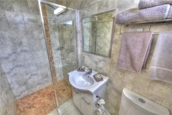 Silver Haven Motor Inn - Accommodation Burleigh 6