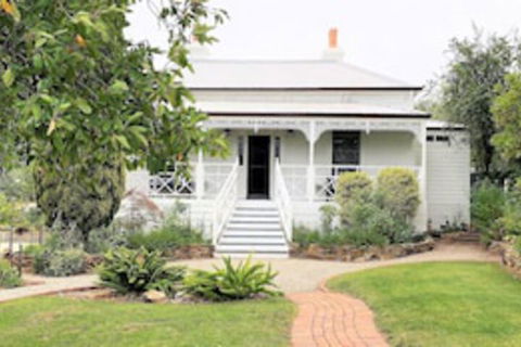 Fairbank House - Accommodation Burleigh 0