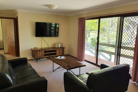 Annies Holiday Units - Accommodation Burleigh 7