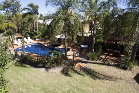 Crystal Fountain Motel Albury - Accommodation Burleigh 2