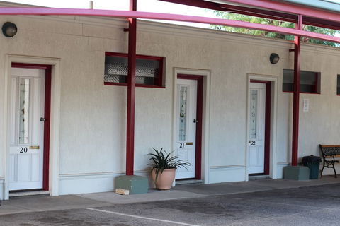 Hume Inn Motel - Accommodation Burleigh 2