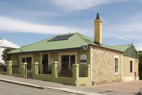 Albany Harbourside Apartments And Houses - Accommodation Burleigh 3
