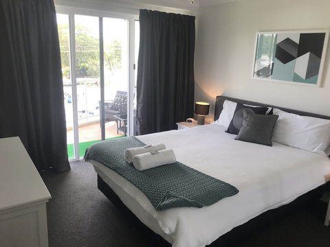 Fairways Golf & Beach Retreat - Accommodation Burleigh 2