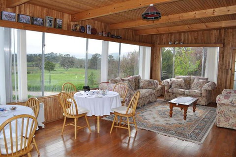 Roslyn House B & B - Accommodation Burleigh 1