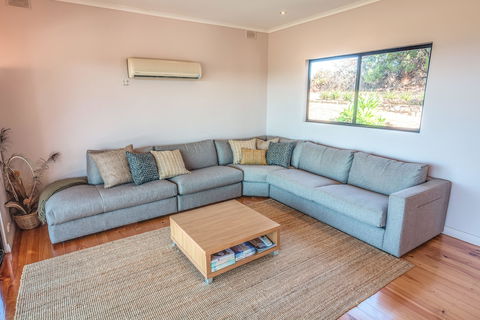 Antechamber Bay Retreats - Accommodation Burleigh 5
