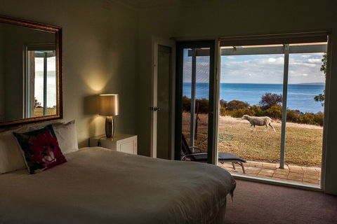 Antechamber Bay Retreats - Accommodation Burleigh 4
