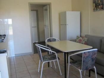 Lakes Entrance Holiday Units - Accommodation Burleigh 5