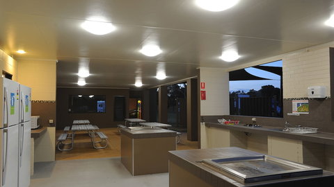 NRMA Eastern Beach Holiday Park - Accommodation Burleigh 6