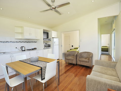 NRMA Eastern Beach Holiday Park - Accommodation Burleigh 5