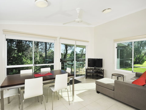 NRMA Eastern Beach Holiday Park - Accommodation Burleigh 4
