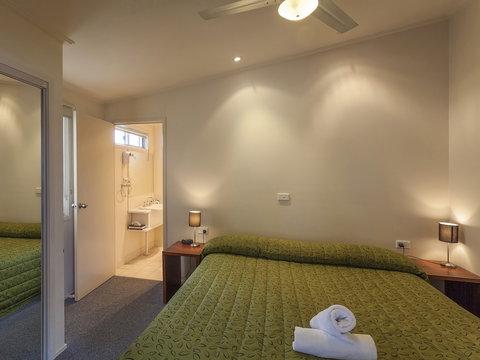 NRMA Eastern Beach Holiday Park - Accommodation Burleigh 2
