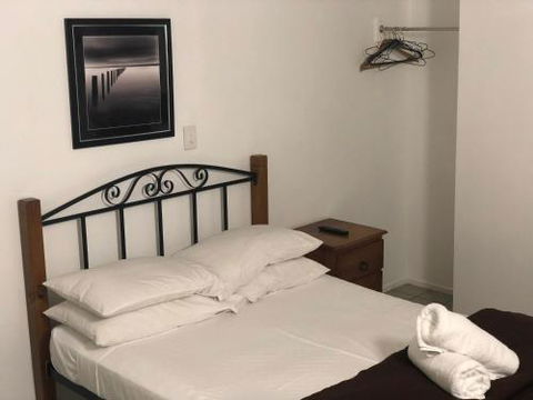 Airlie Waterfront Accommodation - Accommodation Burleigh 3
