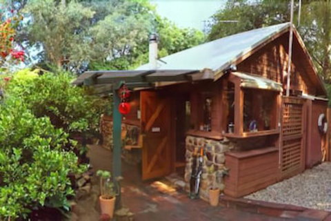 Forget Me Not Cottages - Accommodation Burleigh 2