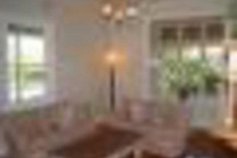 Eagles View Bed & Breakfast - Accommodation Burleigh 2